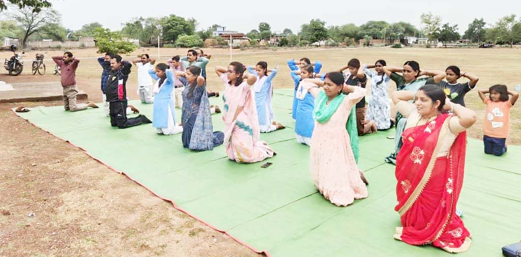 योग मानव को निरोग व स्वस्थ बनाता है -रामटेके