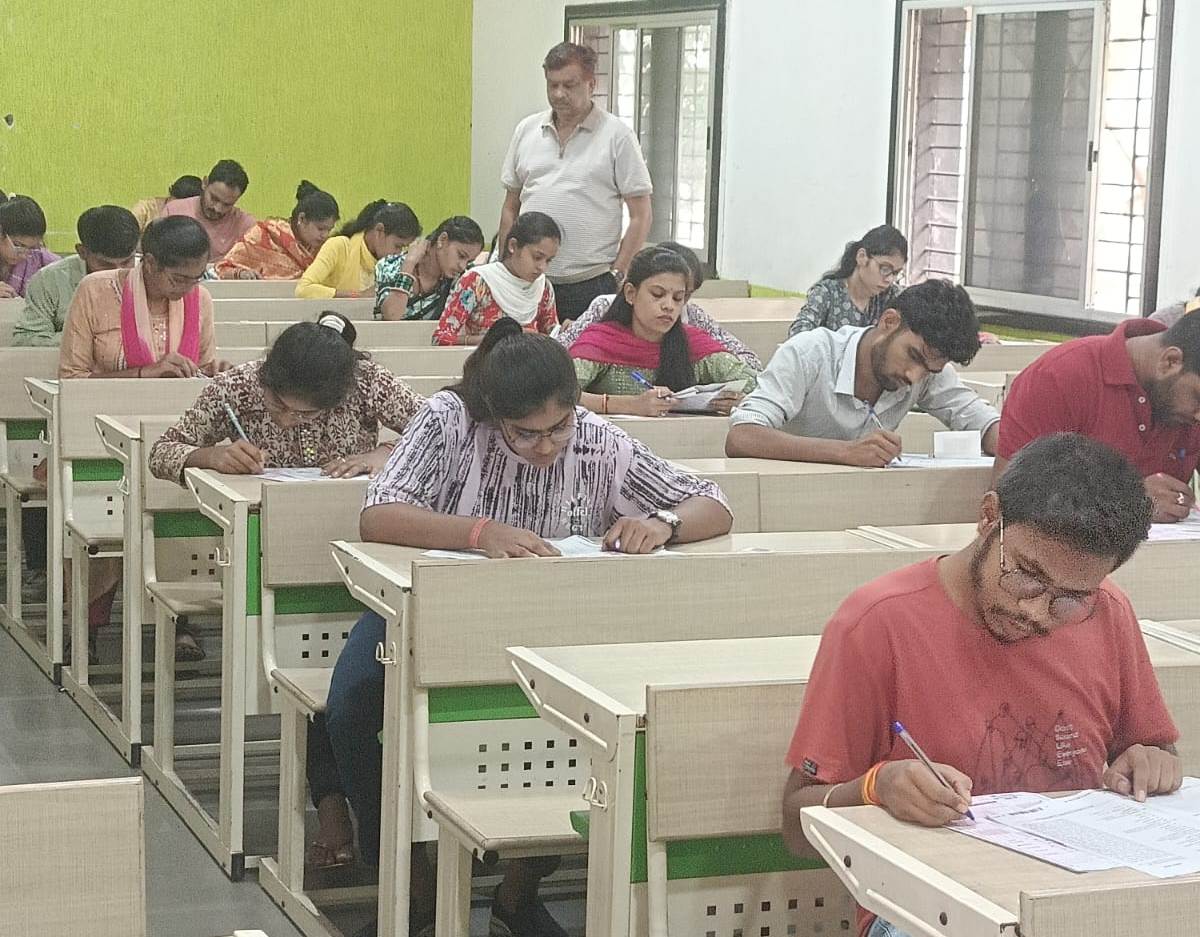 जिले में बीएड और डीएलएड  प्रवेश परीक्षा आयोजित