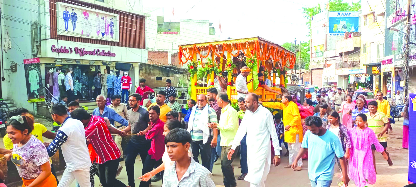 प्रभु जगन्नाथ का रथ खींचने उमड़े श्रद्धालु