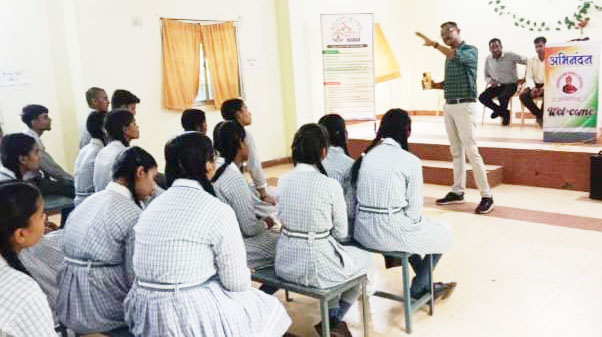 स्वामी विवेकानंद स्कूल में बच्चों व शिक्षकों को मिली नवीन कानून की जानकारी