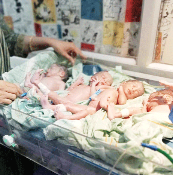 4 बच्चों को दिया जन्म, दो लडक़ा दो लडक़ी