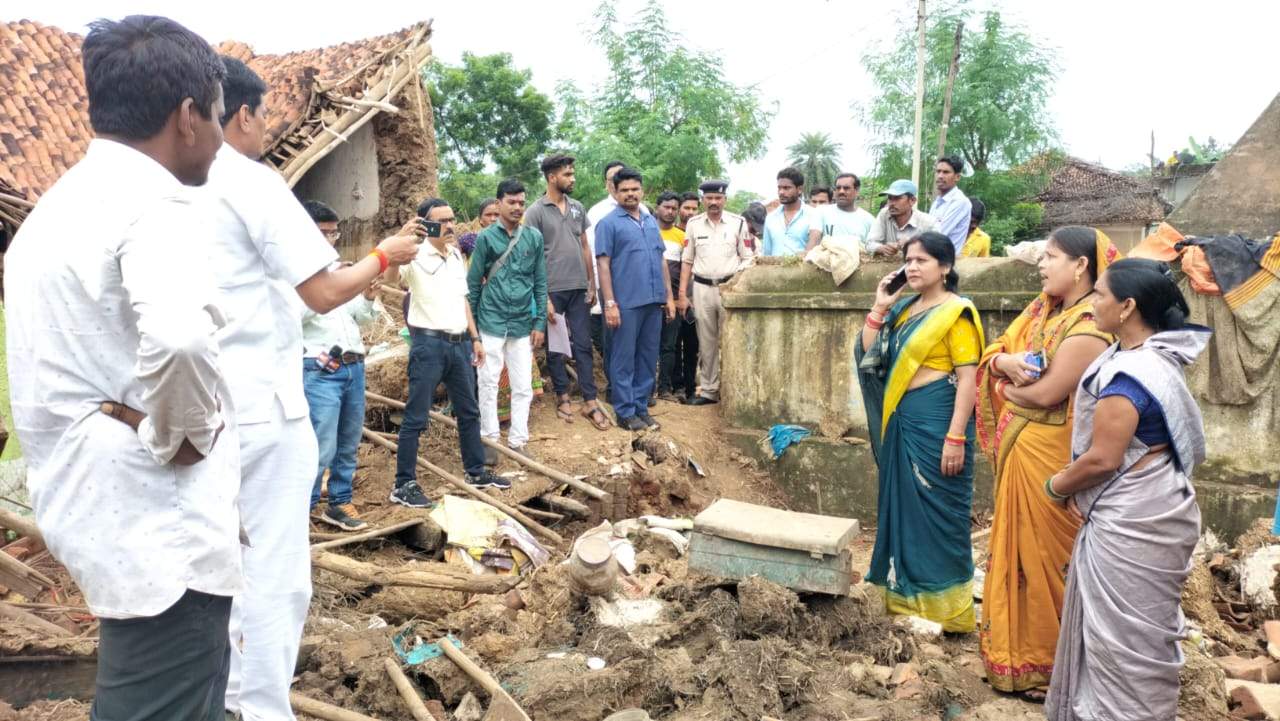 विधायक ने बाढ़ प्रभावित  क्षेत्र का किया दौरा