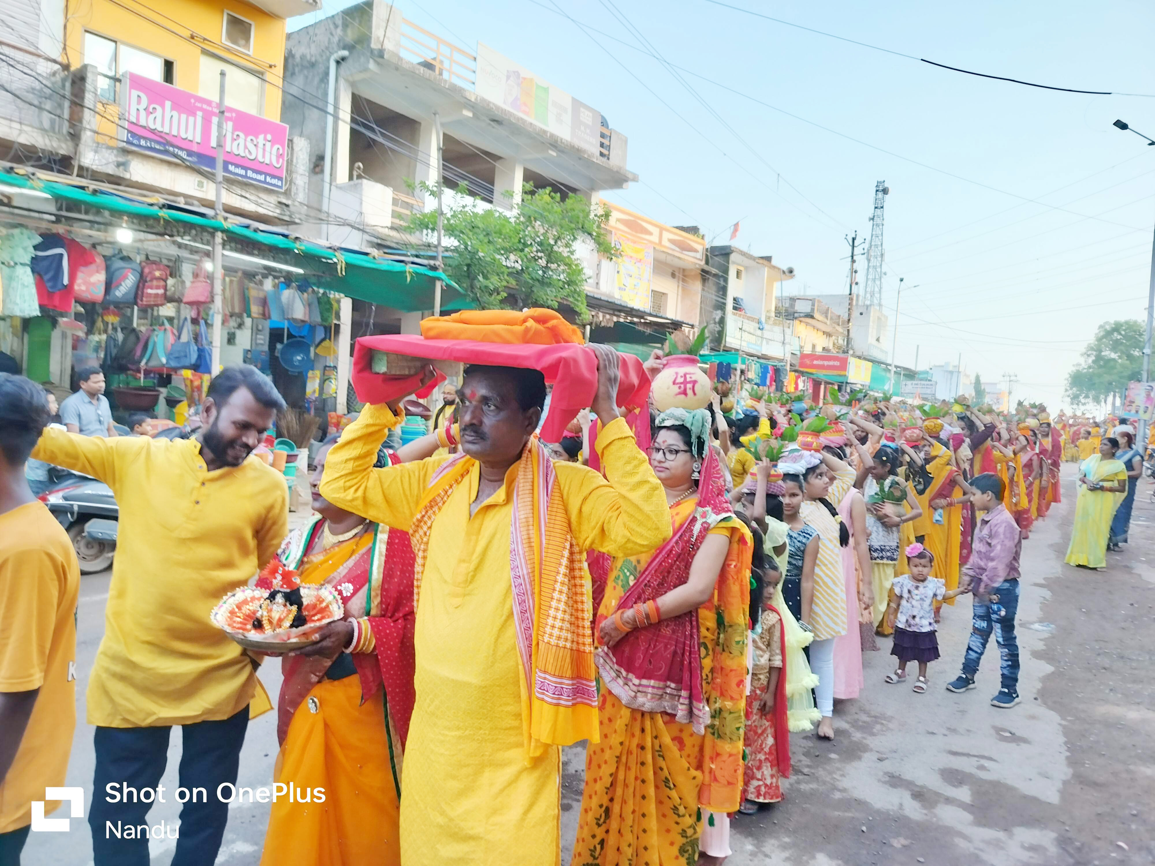 कलश यात्रा के साथ भागवत कथा शुरू