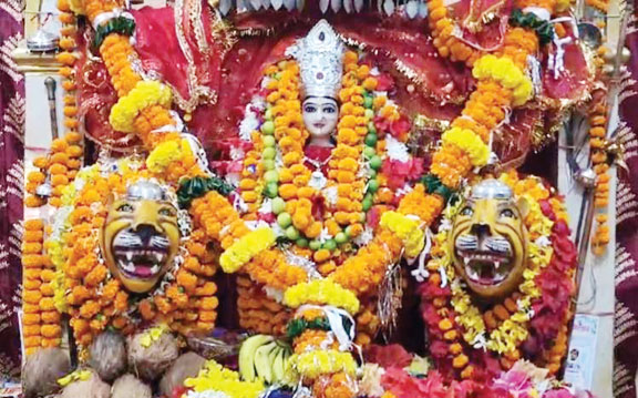 शीतला माता मंदिर में 1600 से अधिक दीप प्रज्वलित