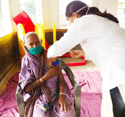 खडग़वां के 18 गांव व आश्रित गांवों मेें टीकाकरण 100 फीसदी
