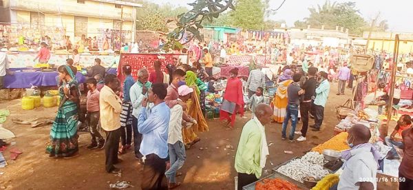गांव-गांव में मंडई मेला, हजारों की संख्या में जुट रही भीड़