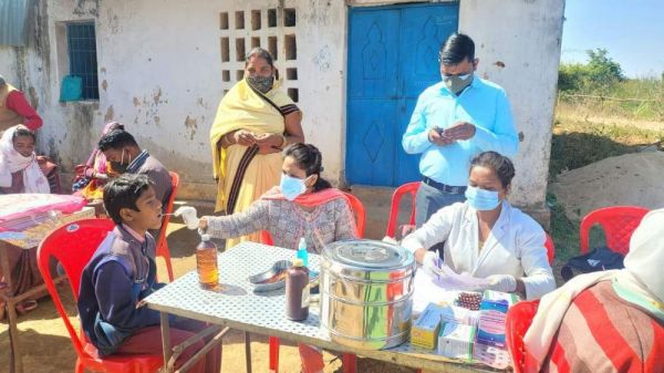 दूरस्थ गांव चन्देश्वरपुर में लगाया मेगा स्वास्थ्य शिविर