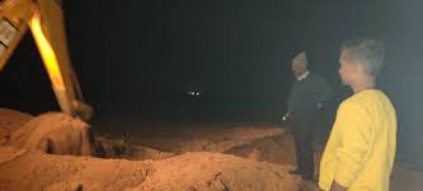 मुख्यमंत्री के निर्देश का नहीं हो रहा पालन, रात के अंधरे में रेत खनन जारी