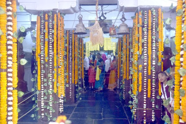 भगवान श्रीराजीव लोचन के प्राकट्य उत्सव पर भक्तों ने किया दिव्यरूप का दर्शन