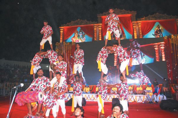  गीत-नृत्य से राज्य की परंपराओं को दिखाया पद्मश्री राधेश्याम बारले ने पंथी नृत्य की मनमोहक प्रस्तुति दी