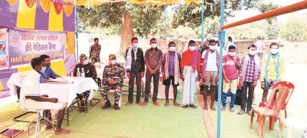 मेडिकल कैम्प लगाकर सीआरपीएफ 188वीं बटालियन ने ग्रामीणों का किया सहयोग
