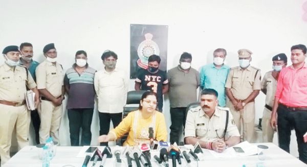 दस जिलों में धोखाधड़ी करने वाले चिटफंड कंपनियों के 6 आरोपी बंगाल से गिरफ्तार