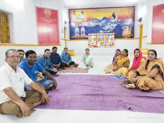 चैत्र नवरात्रि की तैयारी को लेकर गायत्री सत्संग की हुई बैठक