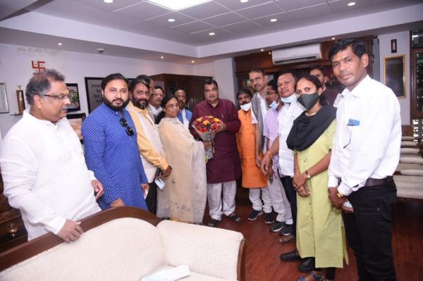 केन्द्रीय मंत्री गडकरी से मिला भाजपा प्रतिनिधिमंडल, जगदलपुर-रायपुर मार्ग फोरलेन निर्माण की रखी मांग