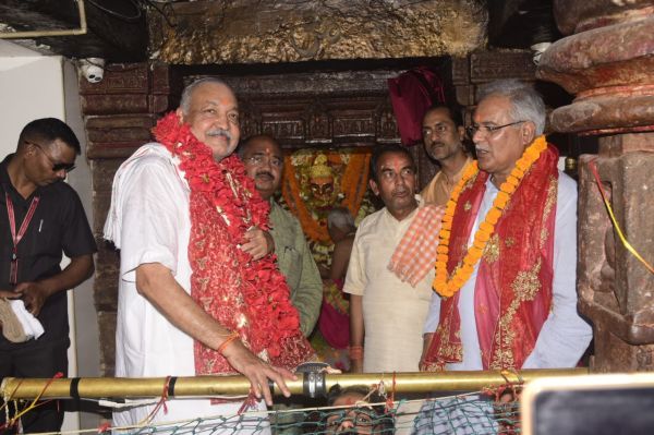 मुख्यमंत्री भूपेश बघेल ने रतनपुर में मां महामाया का किया दर्शन