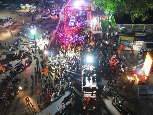 हनुमान जयंती पर निकाली शोभायात्रा, हजारों हुए शामिल