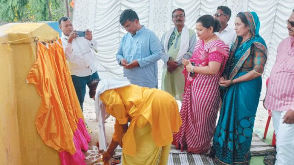 मेयर ने मनेंद्रगढ़ विधायक के जन्मदिन पर पौनी पसारी बाजार का किया लोकार्पण