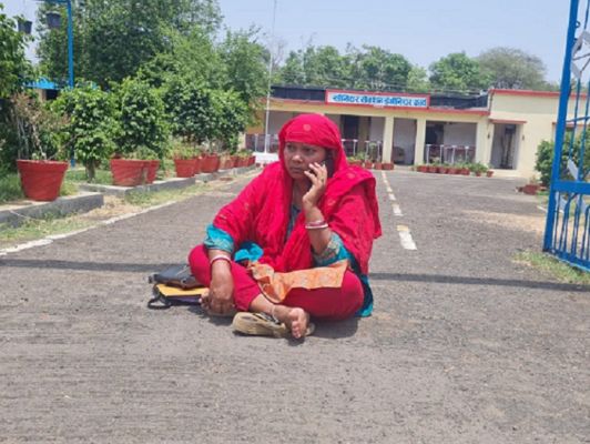 पेंड्रा रोड रेलवे दफ्तर के सामने धरना देने वाली सस्पेंड, एक और महिला कर्मचारी ने की शिकायत