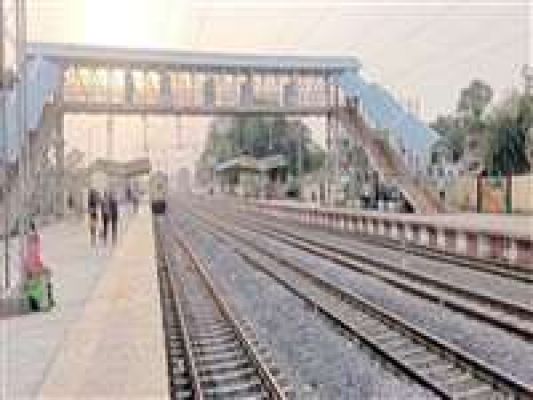संबलपुर से रायपुर डिवीजन की ओर चलने वाली पैसेंजर ट्रेनें अभी तक बंद