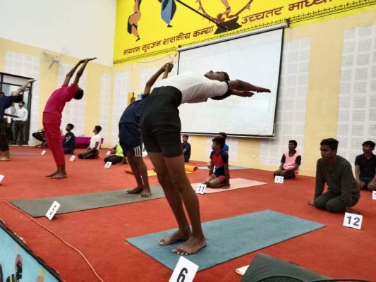 कोण्डागांव के स्कूली बच्चों ने राज्य योग ओलंपियाड में किया प्रदर्शन