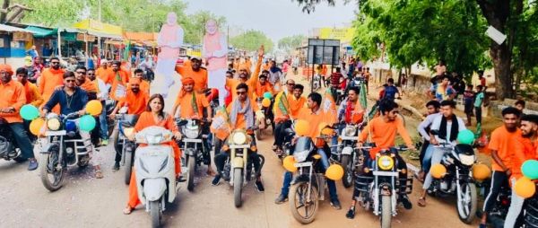 भाजपा ने निकाली विकास तीर्थ बाइक रैली, रास्तेभर हुआ स्वागत