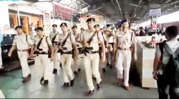 भारत बंद पर डोंगरगढ़ से रायगढ़ तक स्टेशनों में हो रही सीसीटीवी रिकार्डिंग, सशस्त्र जवान तैनात