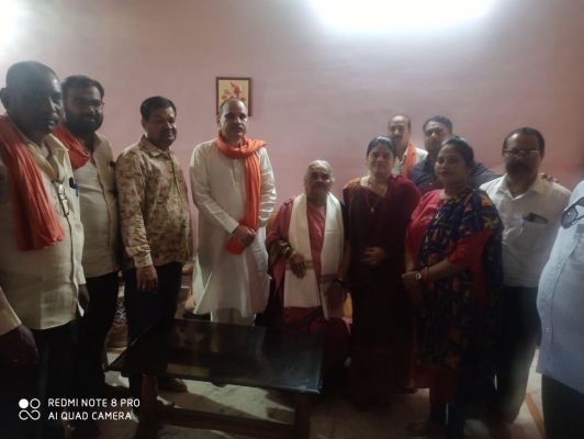 भाजपा के वरिष्ठ कार्यकर्ताओं के आपातकाल में योगदान को किया याद, परिवार के सदस्यों का सम्मान