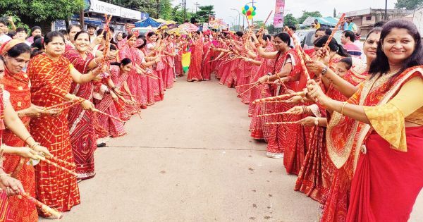 चर्या शिरोमणि आचार्य विशुद्ध सागर महाराज ने ससंघ किया चातुर्मासिक मंगल प्रवेश, बाजे-गाजे और हर्षोल्लास से निकली शोभायात्रा