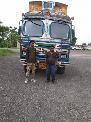 कबाड़ लदा ट्रक बरामद, ओडिशा का एक बंदी