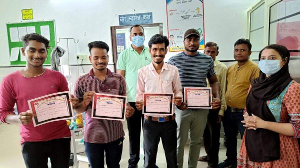 बलरामपुर रक्तवीर ग्रुप के 6 युवाओं ने किया रक्तदान