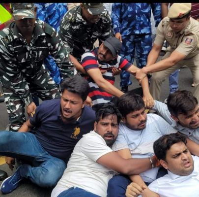 एनएसयूआई के कार्यकर्ता दिल्ली में गिरफ्तार
