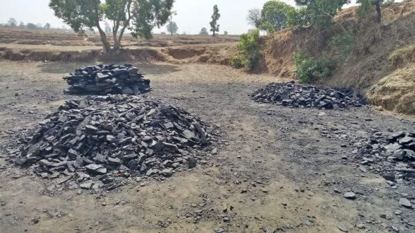 सूरजपुर व बलरामपुर के सीमावर्ती क्षेत्र में कोयला चोरी की शिकायतें