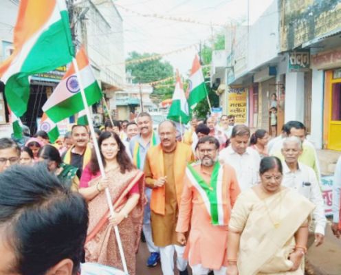 आजादी का अमृत महोत्सव: भाजपा ने निकाली तिरंगा पदयात्रा