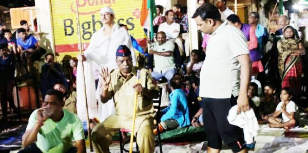 नुक्कड़ नाटक गांधी चौक ने दिखाई सामाजिक सच्चाई