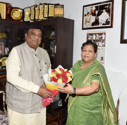 राज्यपाल सुश्री उइके से नेता प्रतिपक्ष श्री नारायण चंदेल ने की सौजन्य मुलाकात
