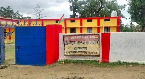 सुकमा : दोरनापाल छात्रावास जीर्णोद्धार बिना निविदा के