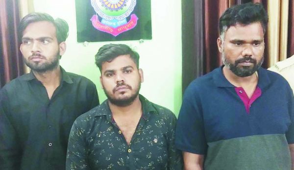 कार के चोरी के साइलेंसर खरीदने वाले यूपी के 3 गिरफ्तार