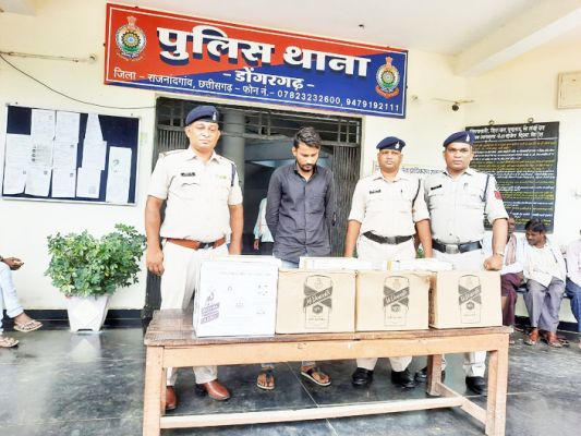 डोंगरगढ़ पुलिस ने पकड़ा डेढ़ लाख का शराब अंतरराज्यीय शराब तस्कर पकड़ाया