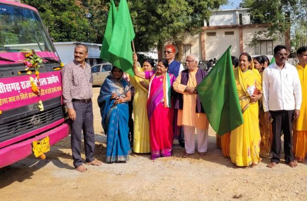 मुख्यमंत्री महतारी न्याय रथ का हरी झंडी दिखाकर सिहावा विधायक ने किया शुभारंभ