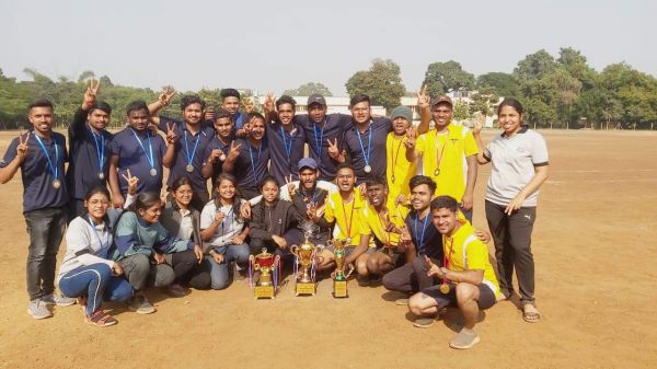 अंतरमहाविद्यालयीन खेल स्पर्धा: भारती आयुर्वेद कॉलेज की पुरूष बालीबाल विजेता 