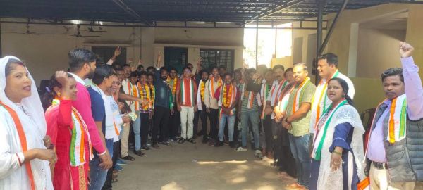 बीजापुर विधायक के समक्ष 46 युवाओं ने किया कांग्रेस प्रवेश