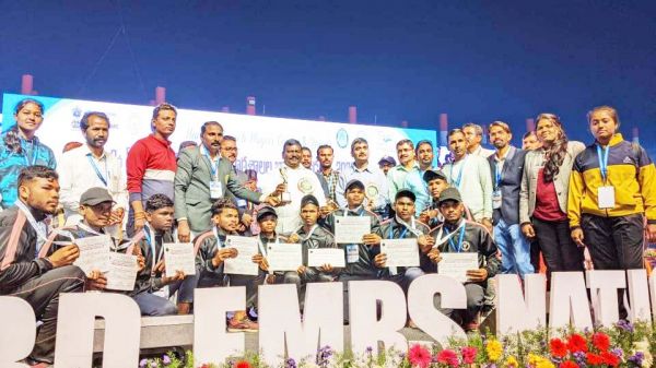 एकलव्य विद्यालय तरेगांव जंगल के विद्यार्थियों ने आंध्र में राष्ट्रीय खेल में दिखाया दमखम, जीते 13 पदक