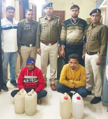 85 लीटर कच्ची महुआ शराब, 15 सौ किलो लाहन के साथ दो आरोपी गिरफ्तार