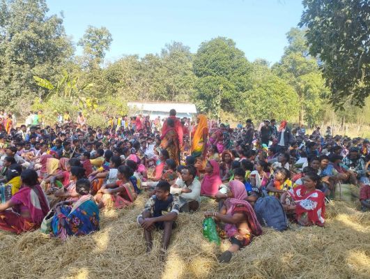 बीजापुर व नारायणपुर जिले के सैकड़ों ग्रामीणों ने मांगों को लेकर सौंपा ज्ञापन 