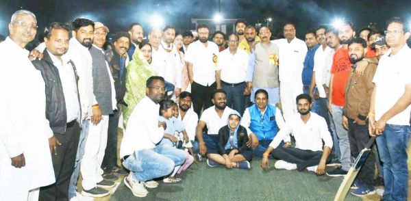 कुरुद में मुख्यमंत्री ट्रॉफी क्रिकेट प्रतियोगिता का शुभारंभ