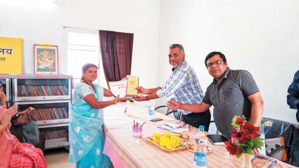  उत्कृष्ट कार्य के लिए आदर्श छात्रावास आश्रम संचालन में भोथापारा को प्रथम स्थान