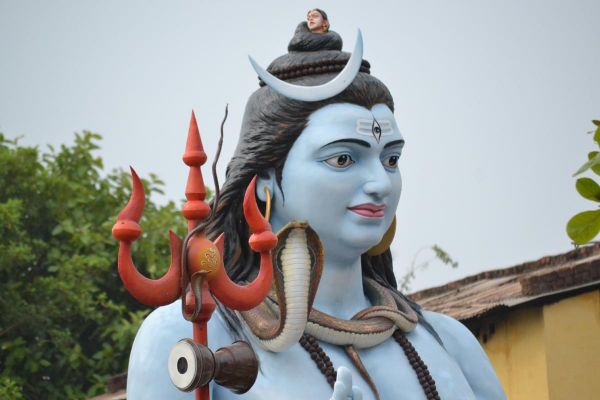 कल महाशिवरात्रि पर मंदिरों में होगी ओम नम: शिवाय की गूंज