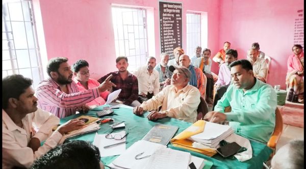 आरटीआई- जांच से ग्रामीणों को मिली विकास कार्यों में लाखों की गड़बड़ी, शिकायत पर देवपुरा में पहुंचा जांच दल