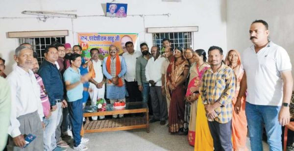  भाजपा नेता परदेसीराम का जन्मदिन धूमधाम से मना