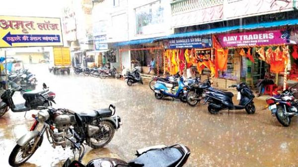 जगदलपुर में बारिश, राजधानी में छाए बादल